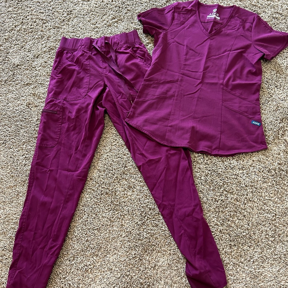 Adar jogger scrub set